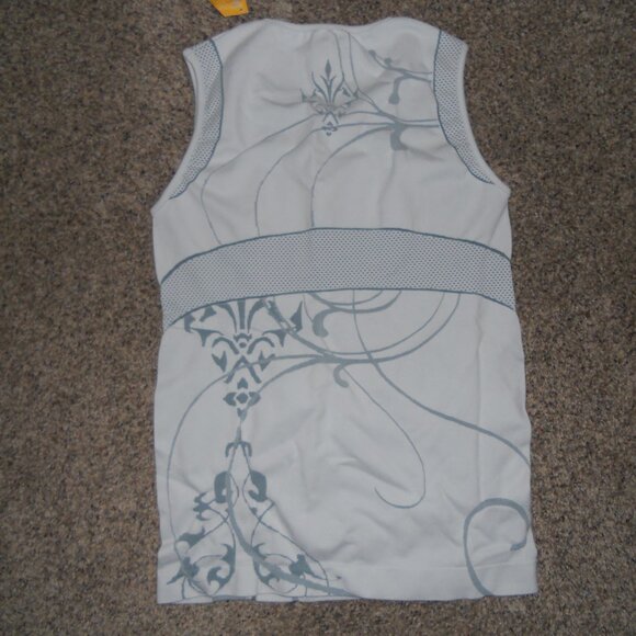 Athleta Yoga Twist Sleeveless Fitted Top size L Off-white - Picture 3 of 4